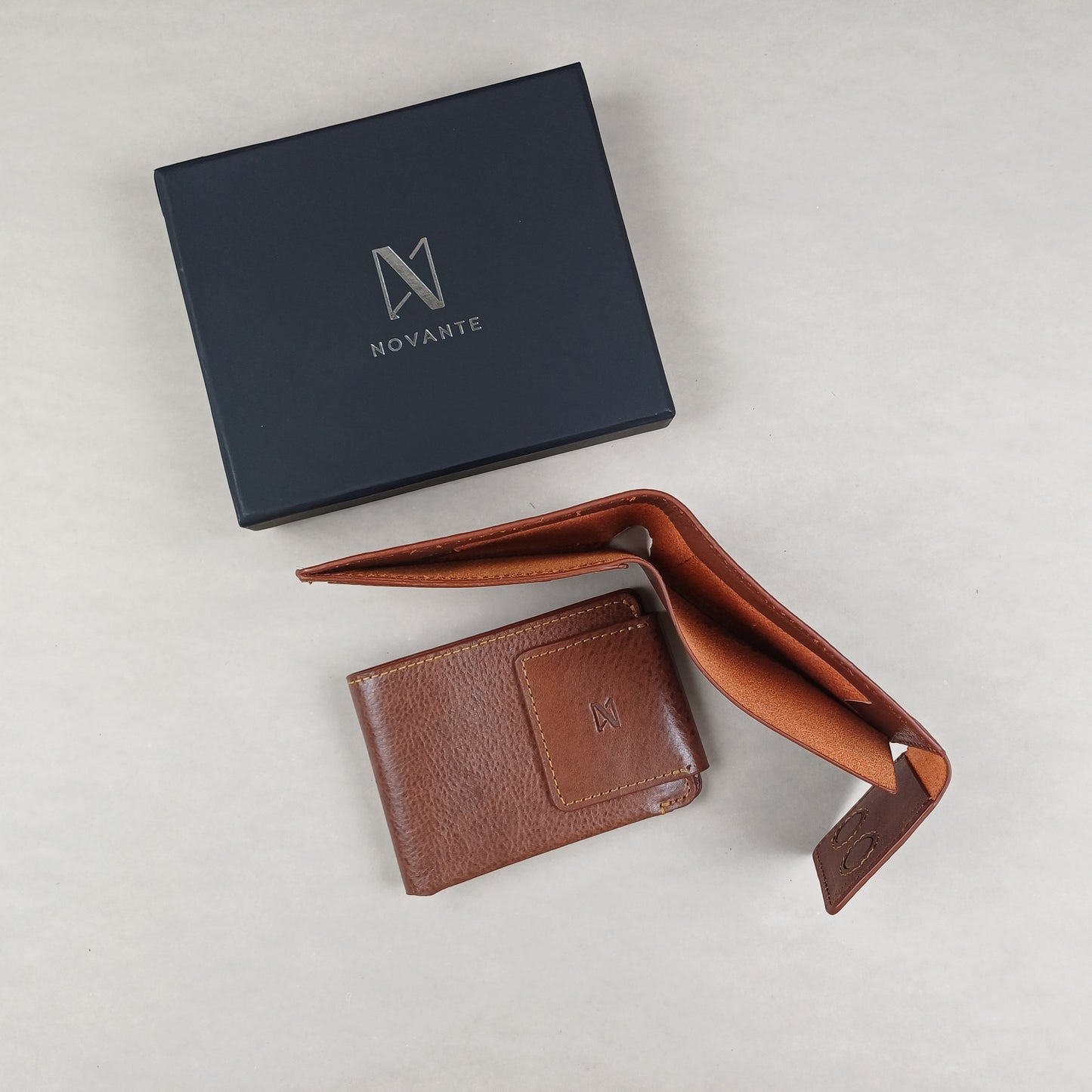 Novante Armoné Minimalist Leather Wallet